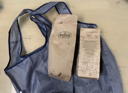 Today at potbelly I took out my magic shopping bag out of my purse, skillfully unfolded the bag and proudly carried my sandwich and cookies back home. 🙂