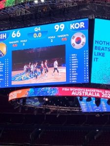 시드니에서 여자 농구 월드컵에 열렸습니다. 목터지게 응원하고 대한민국이 승리로 행복한 마음입니다. 애국가가 나올때는 울컥만 마음이었습니다. 딸아이와 행복한 시간 보낼수 있어서 감사한 마음입니다.
