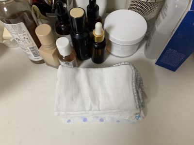 I rarely use tissue in my house. I use handkerchiefs instead of tissue^^