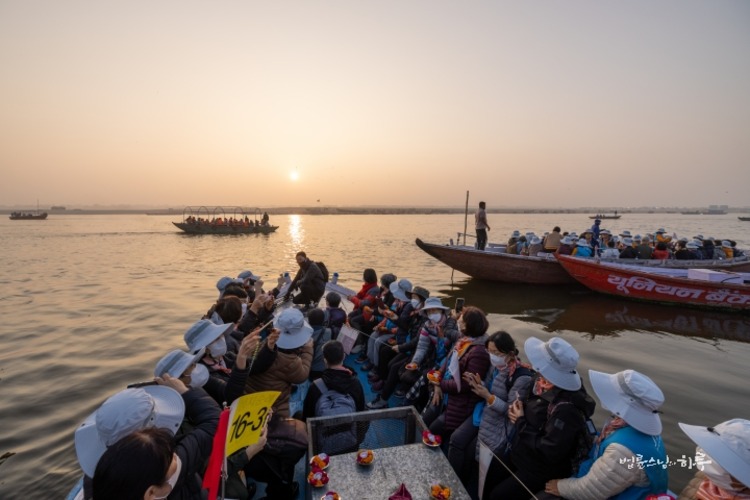 English Jungto Dharma School Graduates to Embark on Pilgrimage with Ven. Pomnyun Sunim in India and Nepal